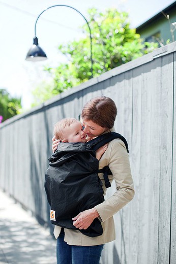 Impermeable Ergobaby para mochilas