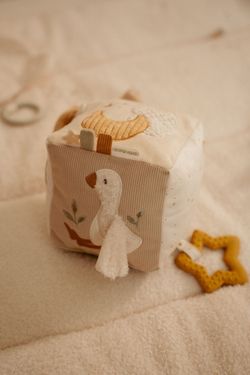 Cubo blandito de actividades Little Dutch Naturals