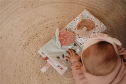 Libro blandito Little Dutch Fairy Graden